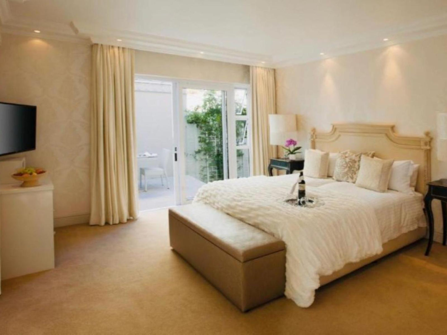 Standard Room @ The Clarendon Bantry Bay