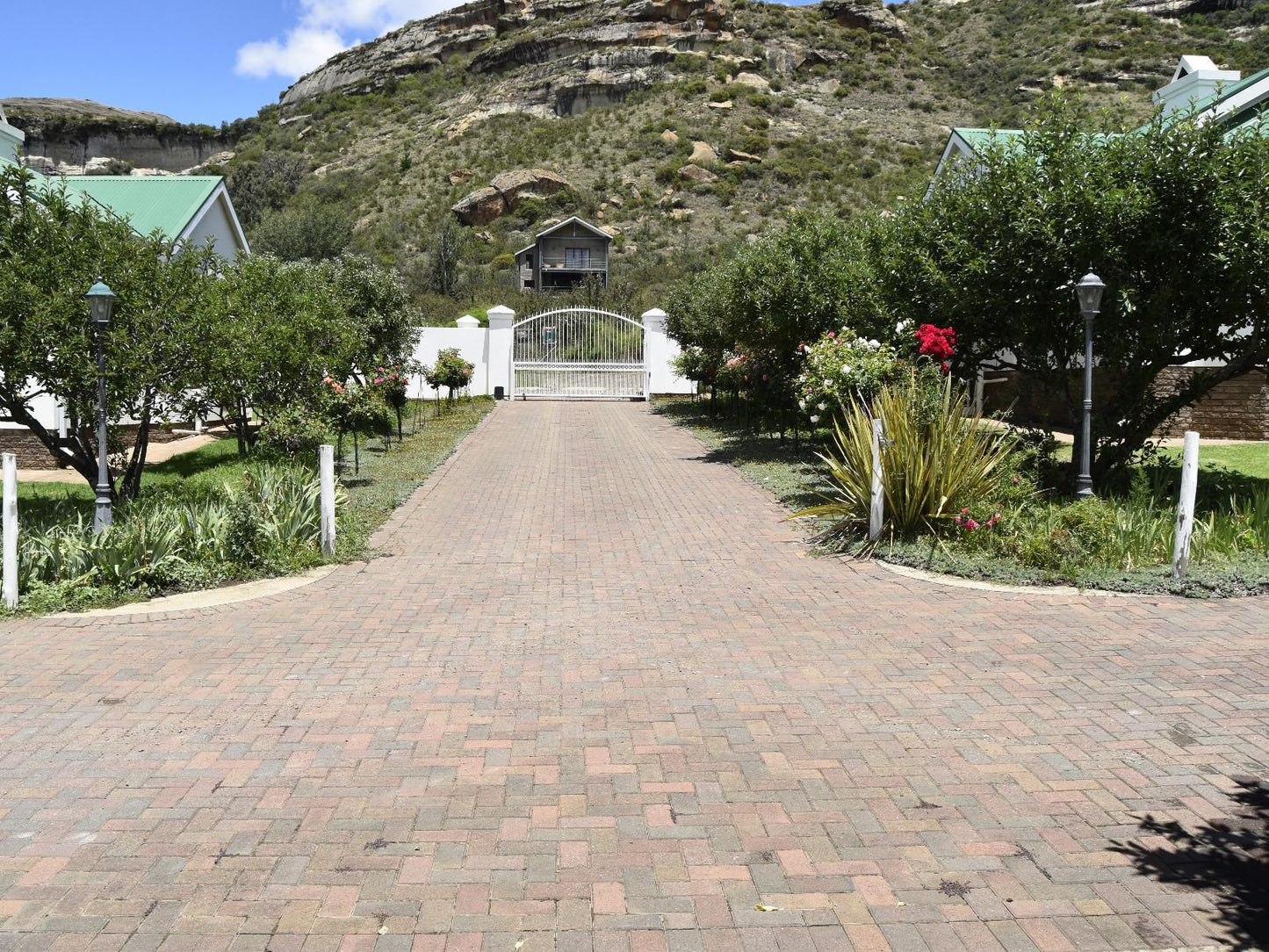 Clarens Accommodation Bookings, 4 The Mews