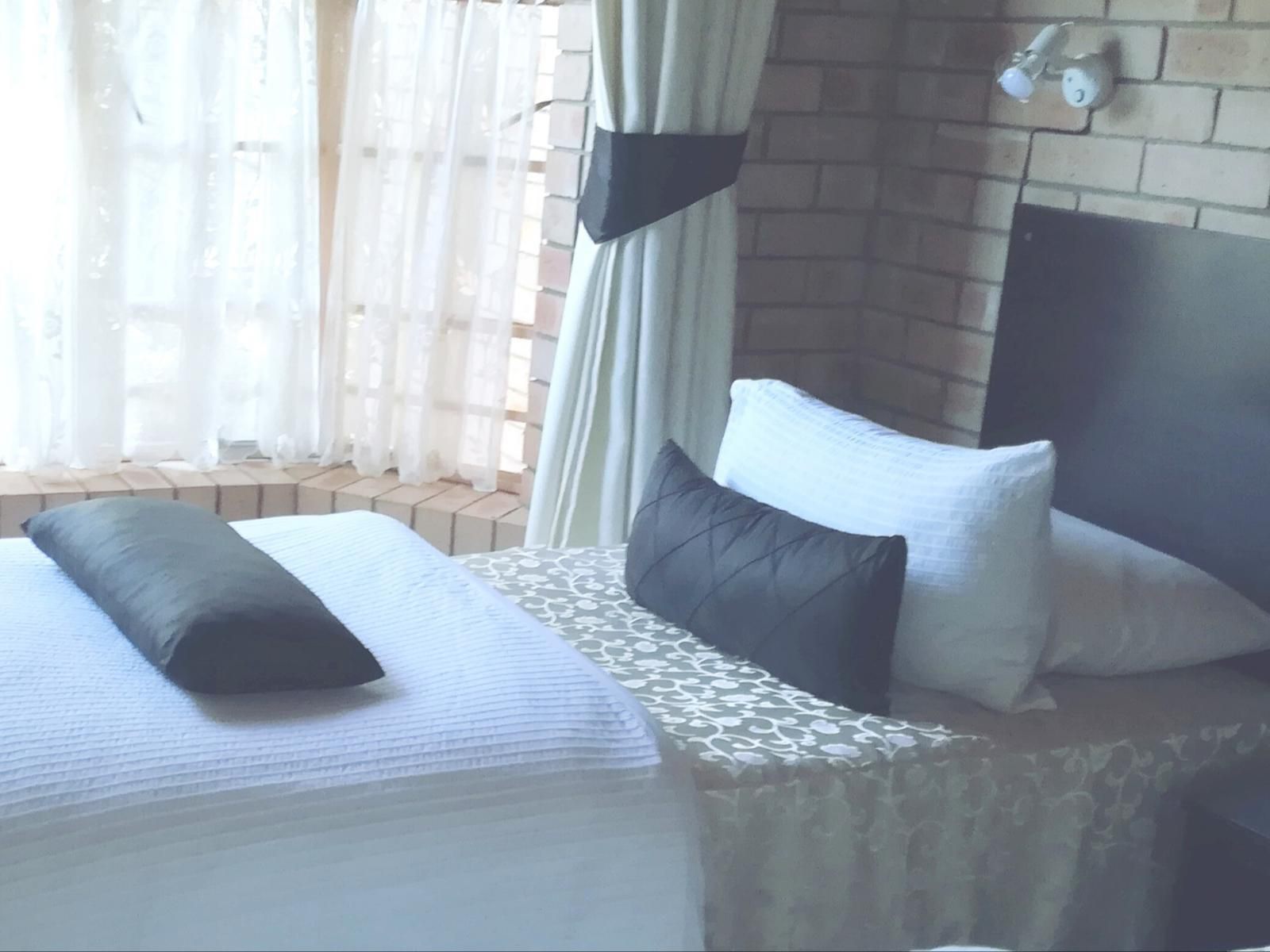 Clarens Eddies Guest House, Ada - Twin Room, Bedroom