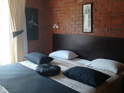 Clarens Eddies Guest House, Ada - Twin Room, Bedroom