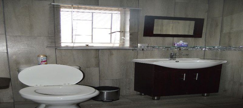 Cloud 96 Universitas Bloemfontein Free State South Africa Unsaturated, Bathroom