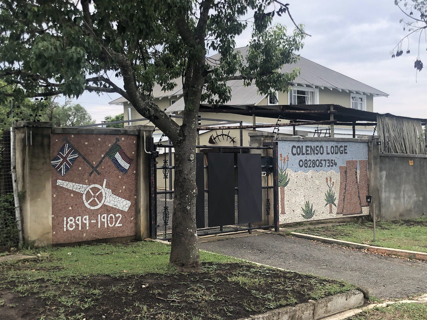 Colenso Lodge Colenso Kwazulu Natal South Africa House, Building, Architecture, Cemetery, Religion, Grave