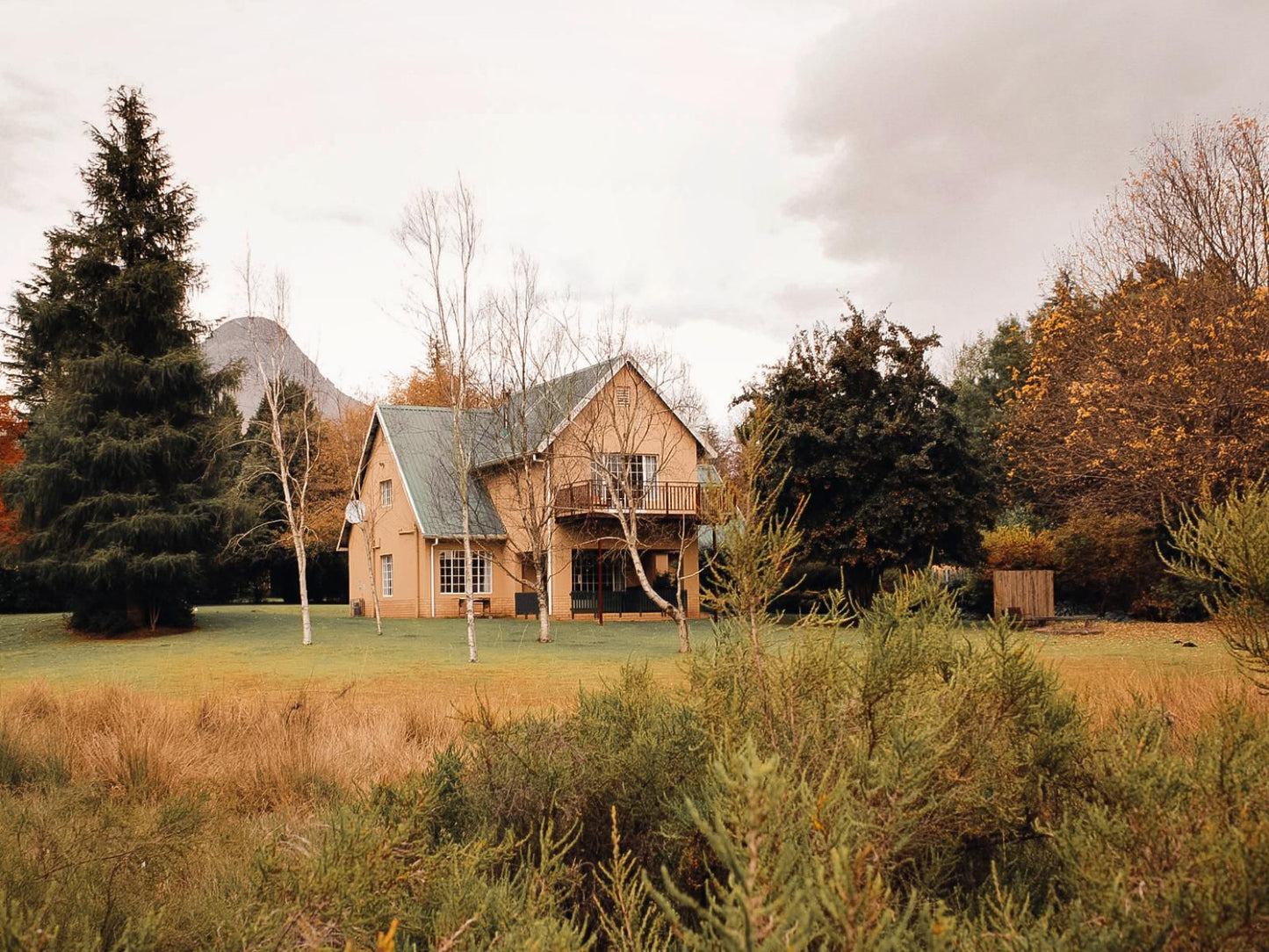 Copperleigh Trout Cottages, Building, Architecture