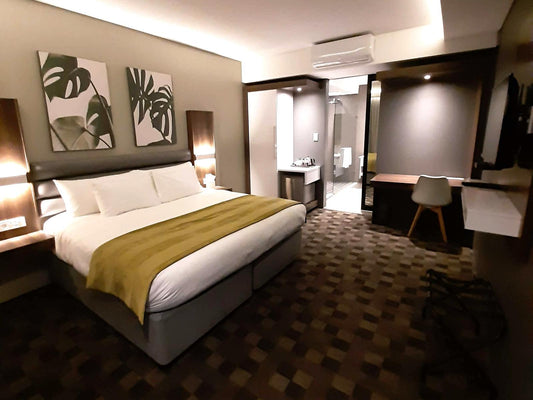 Deluxe King Room @ Copperwood Hotel
