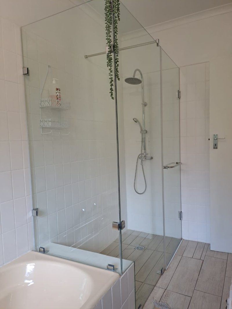Corinne Place Faerie Glen Pretoria Tshwane Gauteng South Africa Unsaturated, Bathroom