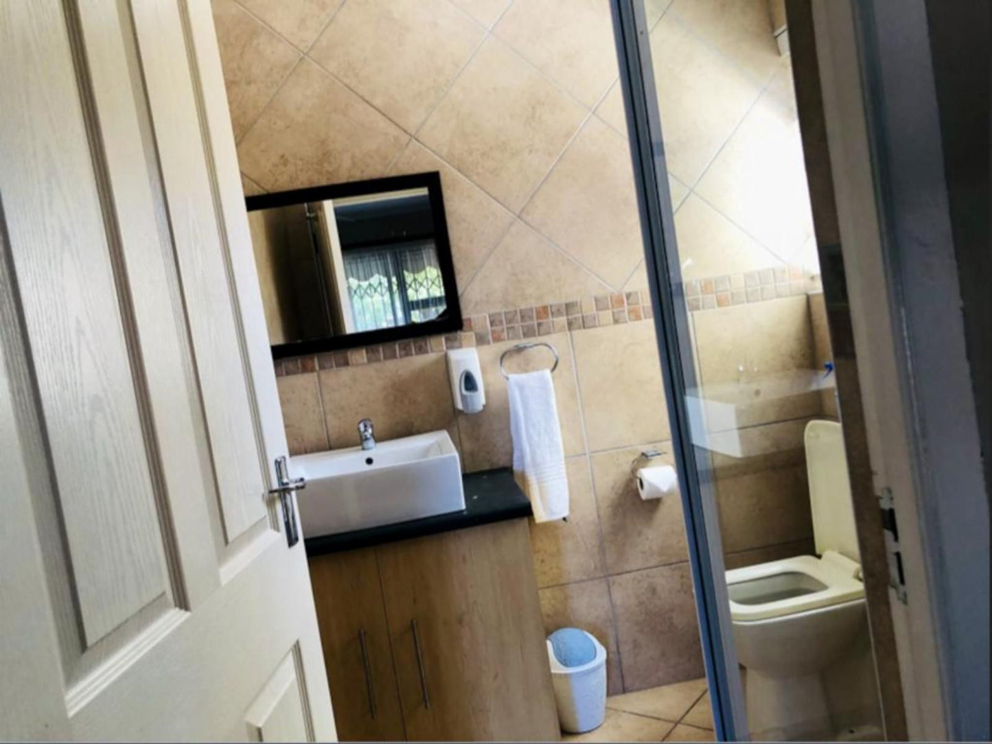 Corner House Accommodation Summerstrand Port Elizabeth Eastern Cape South Africa Bathroom