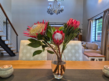 Courtleigh Cottage, Bouquet of Flowers, Flower, Plant, Nature, Living Room