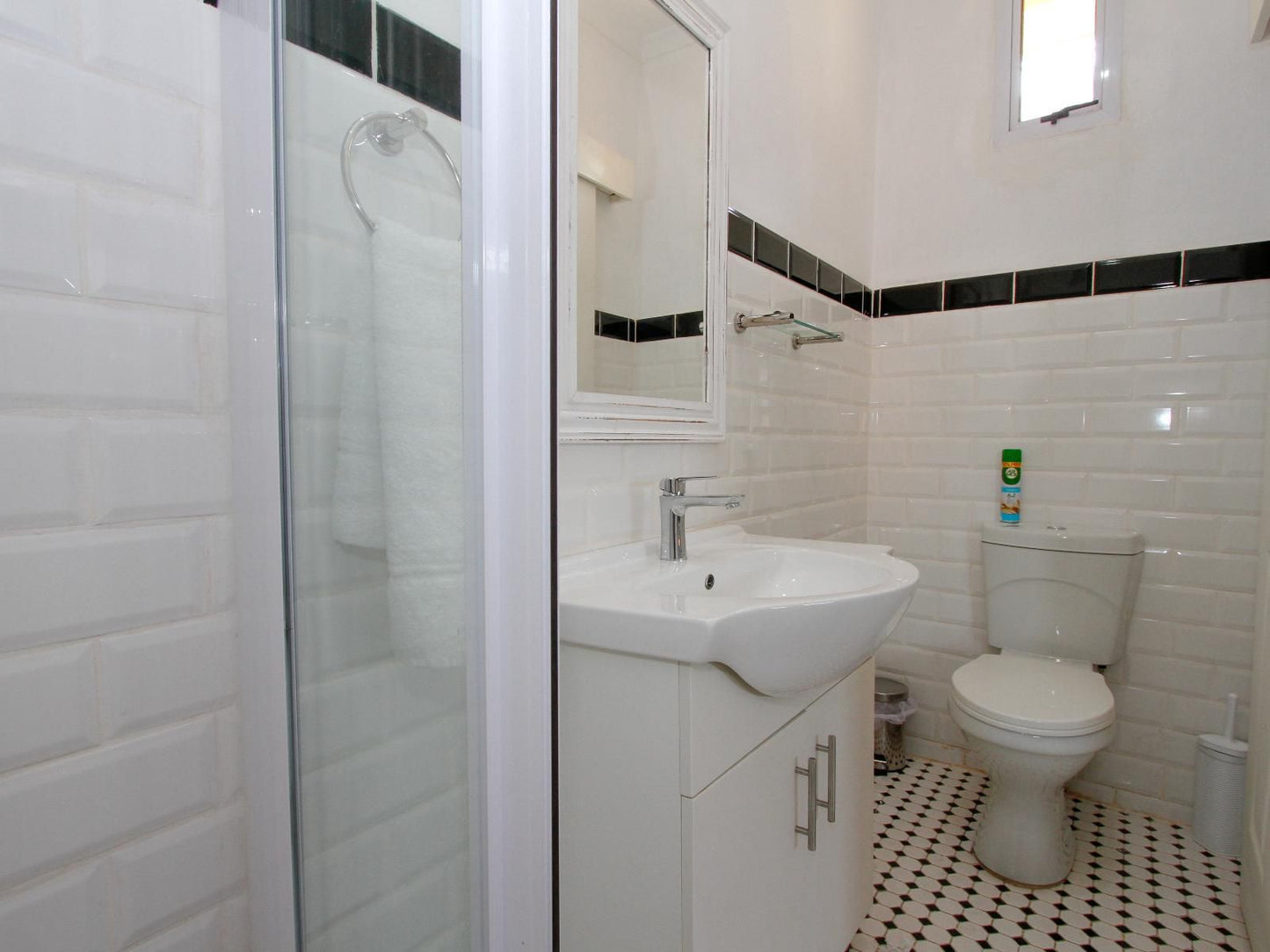 Coweys Corner Essenwood Durban Kwazulu Natal South Africa Unsaturated, Bathroom