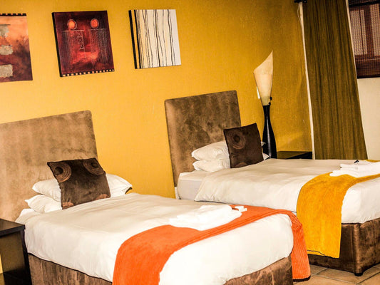 Twin Rooms @ Coyotes Hotel & Conference Centre