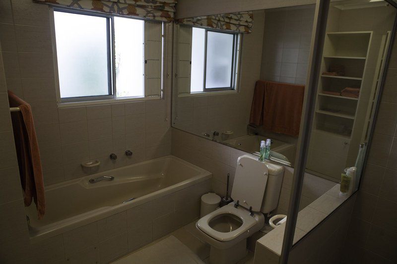 Cozy Apartment In Higgovale Sea Point Cape Town Western Cape South Africa Bathroom
