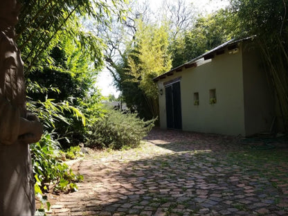 Craighall Garden Studios & Lofts, Person