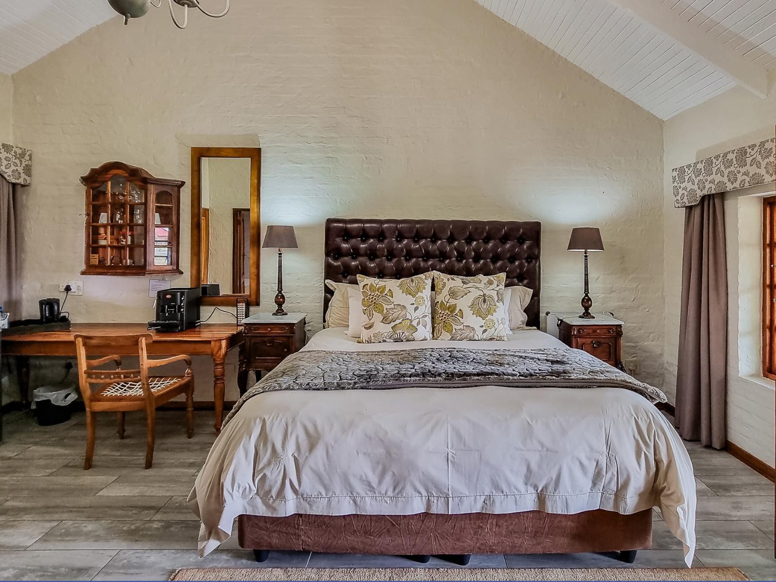 Critchley Hackle Lodge, Tower Room, Bedroom