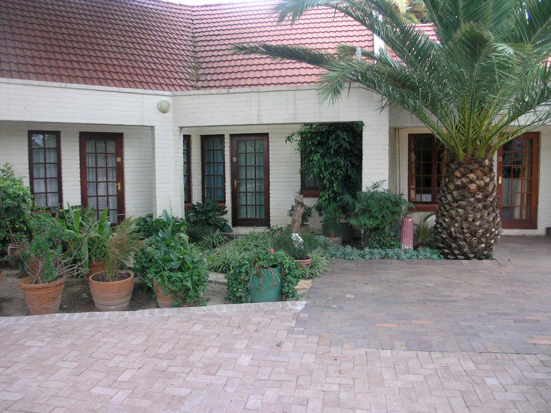 Crowthorne Lodge Kyalami Johannesburg Gauteng South Africa House, Building, Architecture, Palm Tree, Plant, Nature, Wood, Garden