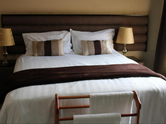 Double Rooms @ Croydon Hotel