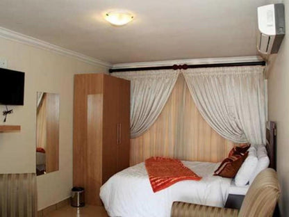 Executive Double Room @ Da Village Villas Lodge