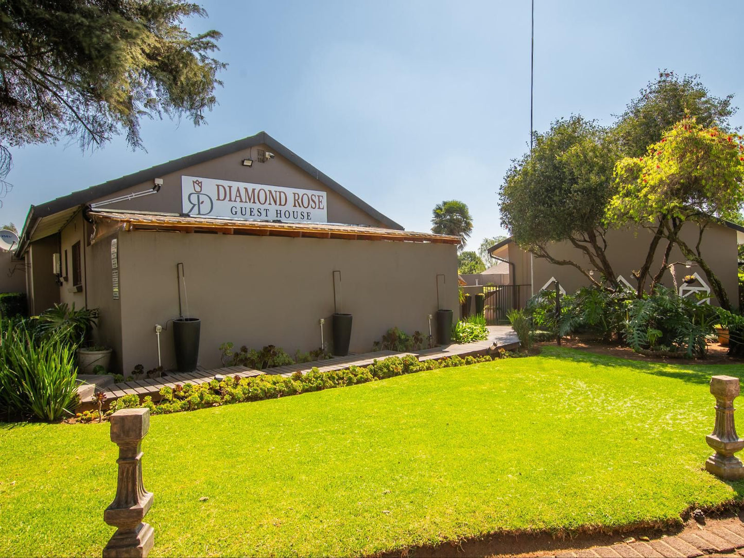Diamond Rose Guest House Middelburg Mpumalanga Mpumalanga South Africa Complementary Colors, House, Building, Architecture, Palm Tree, Plant, Nature, Wood, Sign