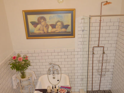 Standard Room Shower & Victorian Bath @ Darling Lodge Guest House