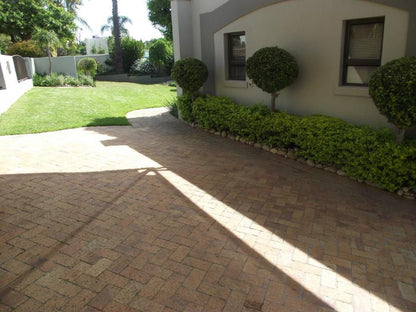 Dcs Self Catering Accomodation Durbanville Kenridge No 1 Durbanville Durbanville Cape Town Western Cape South Africa House, Building, Architecture, Palm Tree, Plant, Nature, Wood, Garden