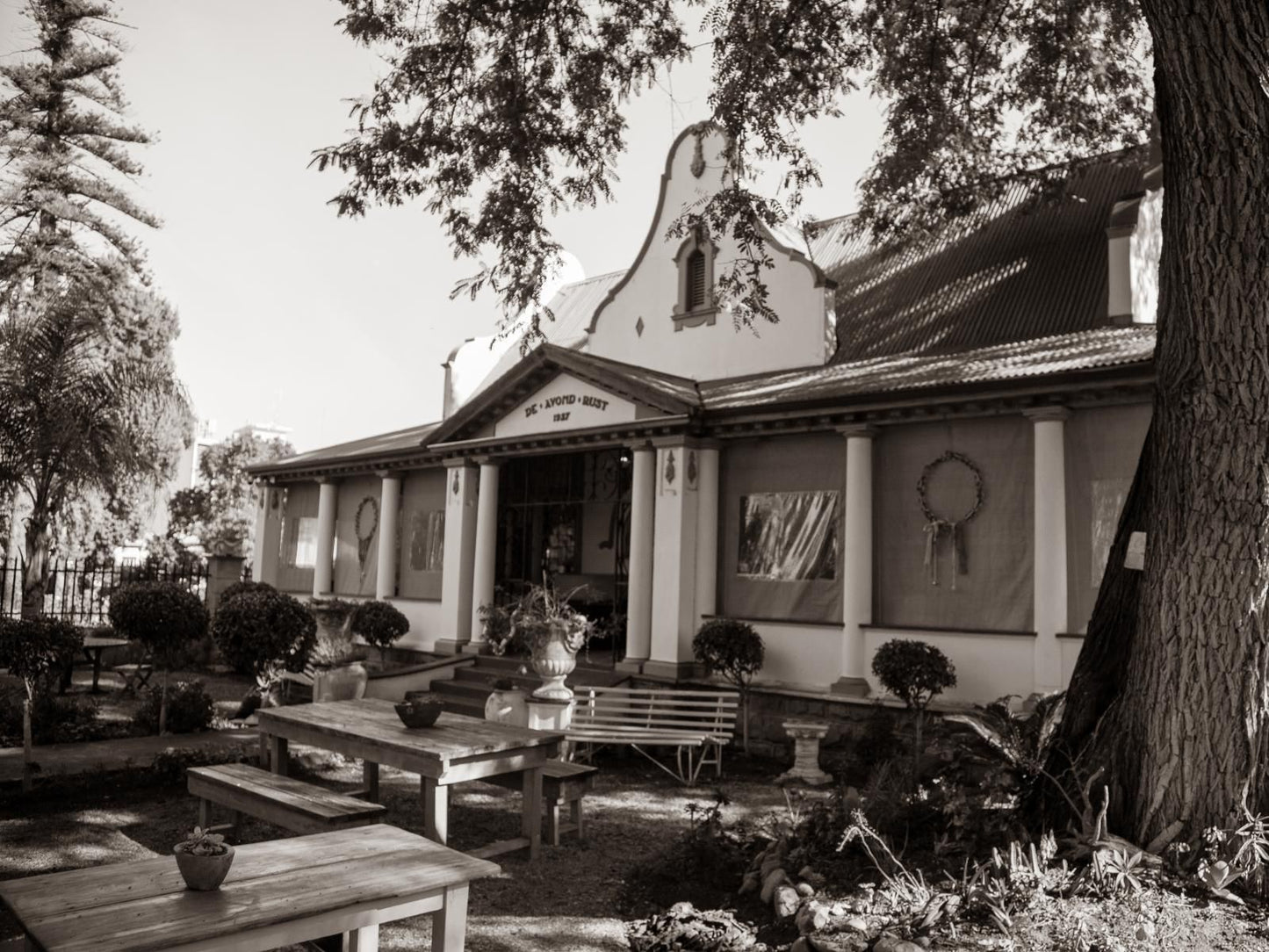 De Avond Rust, Sepia Tones, House, Building, Architecture