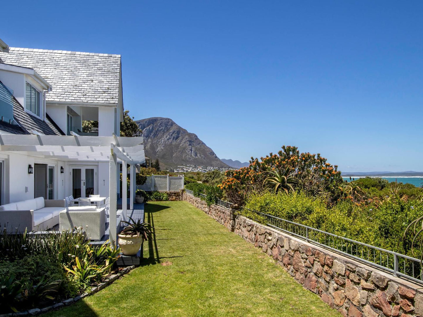 De Mond By Top Destinations Rentals Voelklip Hermanus Western Cape South Africa Complementary Colors, House, Building, Architecture, Mountain, Nature, Framing