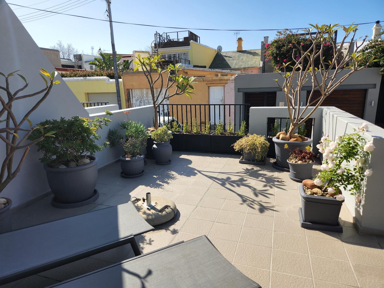 De Waterkant Cottages & Apartments, 42 Napier Street, Balcony, Architecture, House, Building, Plant, Nature, Garden