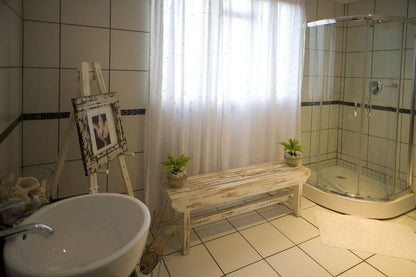 Deja Vu Guest House Dan Pienaar Bloemfontein Free State South Africa Bathroom