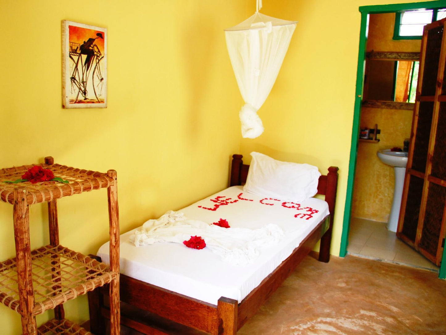 Demani Lodge, Single Room En-suite, Colorful, Bedroom