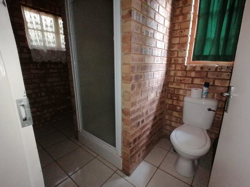 De Villa Resort Loskop Dam Mpumalanga South Africa Bathroom, Brick Texture, Texture