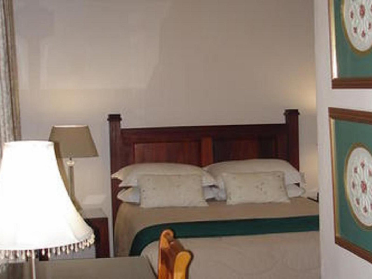 Standard Double Room double bed @ De Witt'E Gastehuis