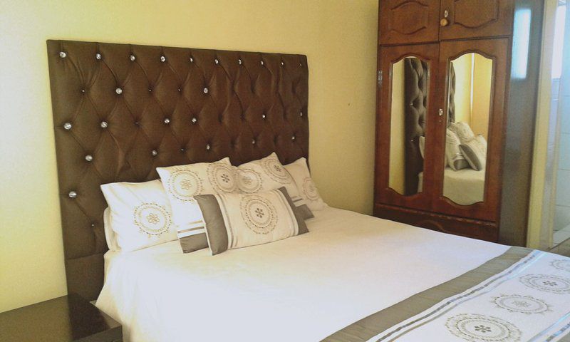 Didi S Bed And Breakfast Golf View Mahikeng North West Province South Africa Bedroom