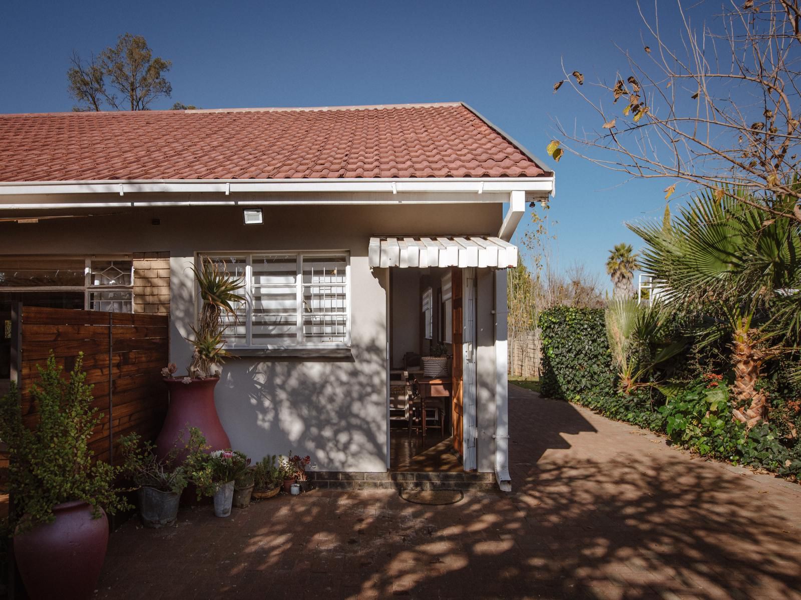 Die Moerbeiboom Langenhoven Park Bloemfontein Free State South Africa Complementary Colors, House, Building, Architecture