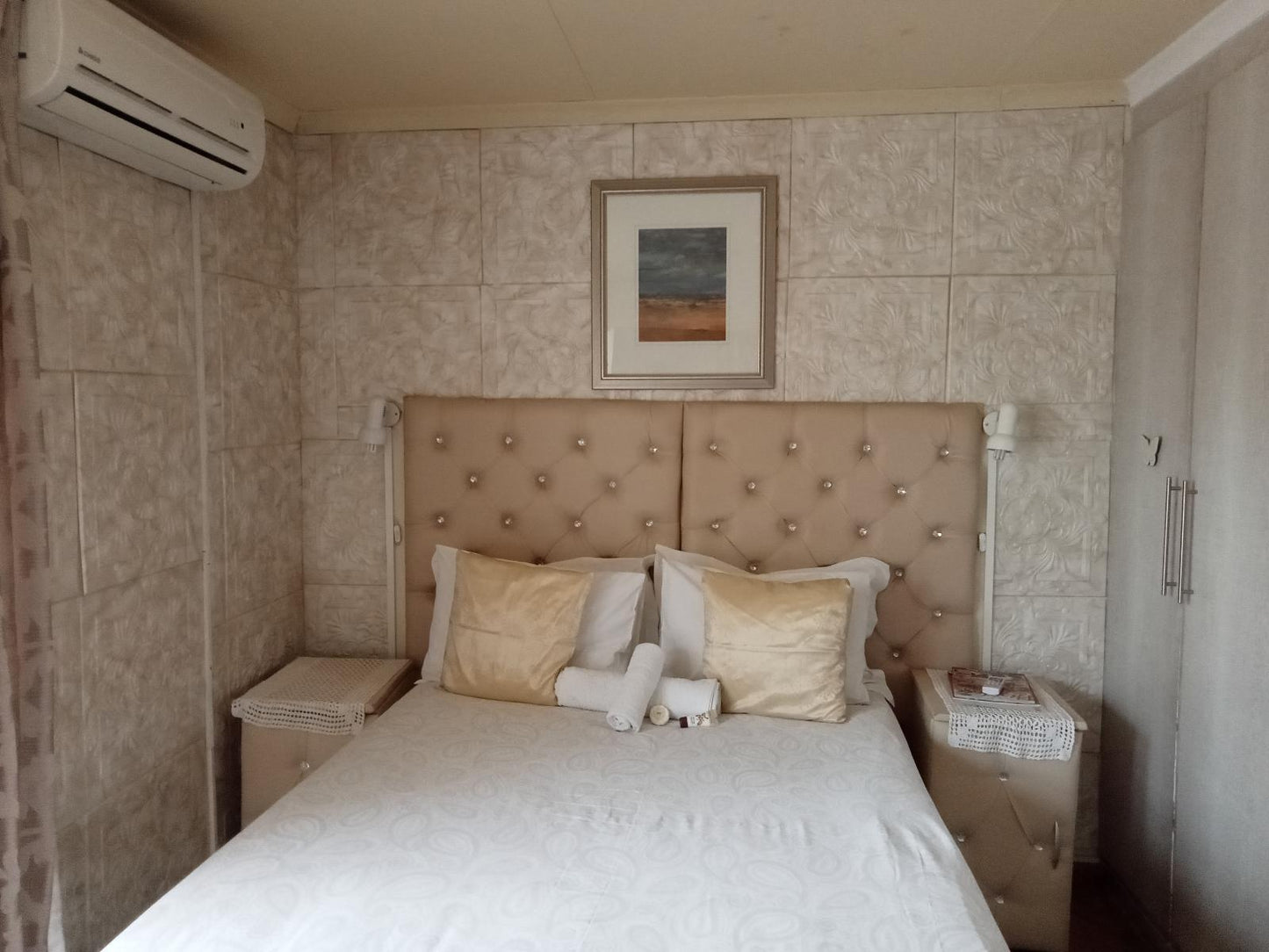 Double Room @ Diphororo Guesthouse