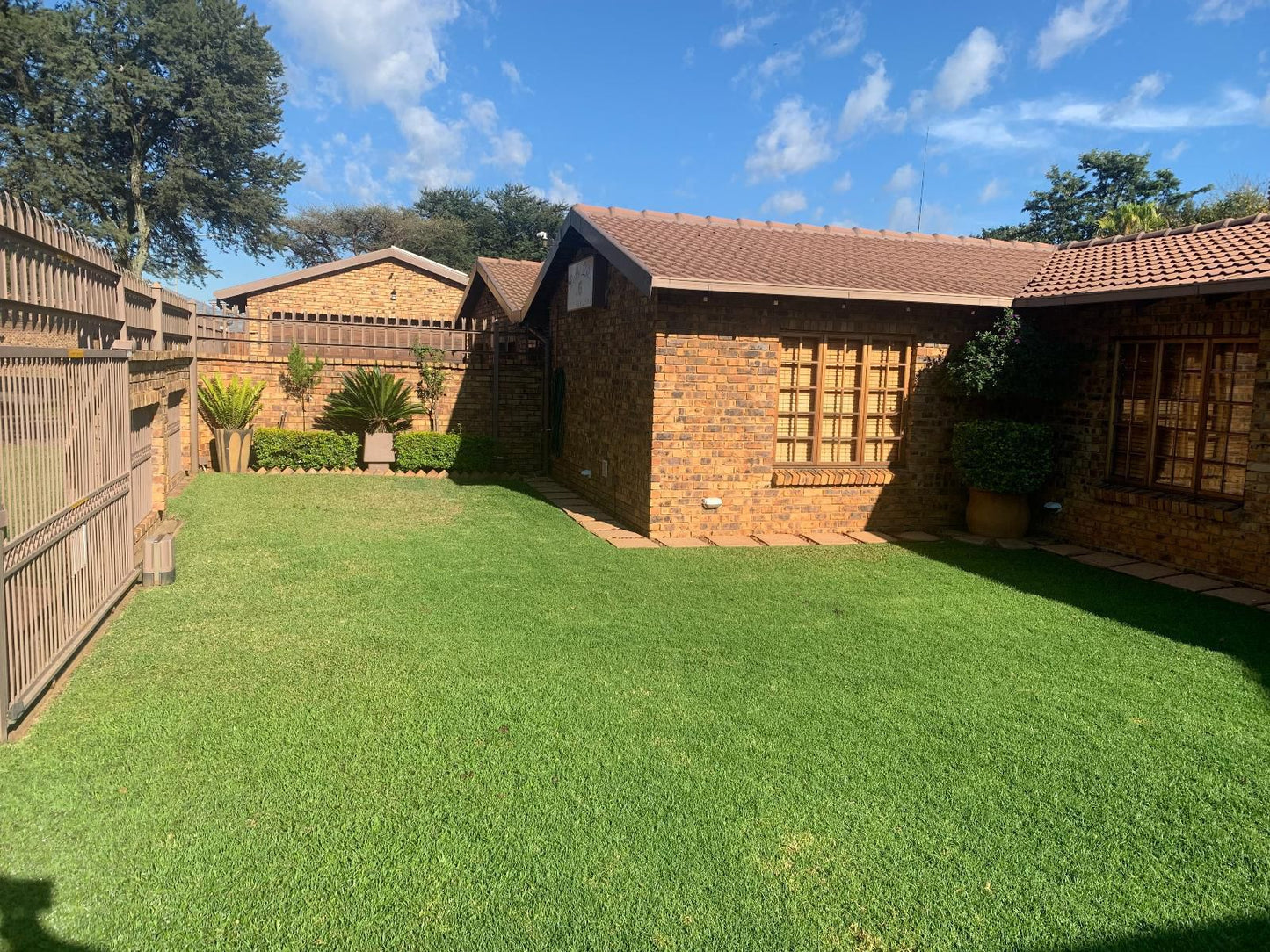 Dobbs Lodge Centurion Gauteng South Africa Complementary Colors, House, Building, Architecture