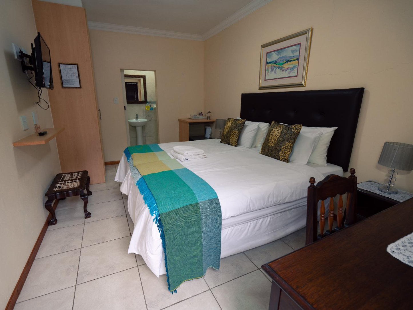 Standard Double Room @ Dolliwarie Guest House