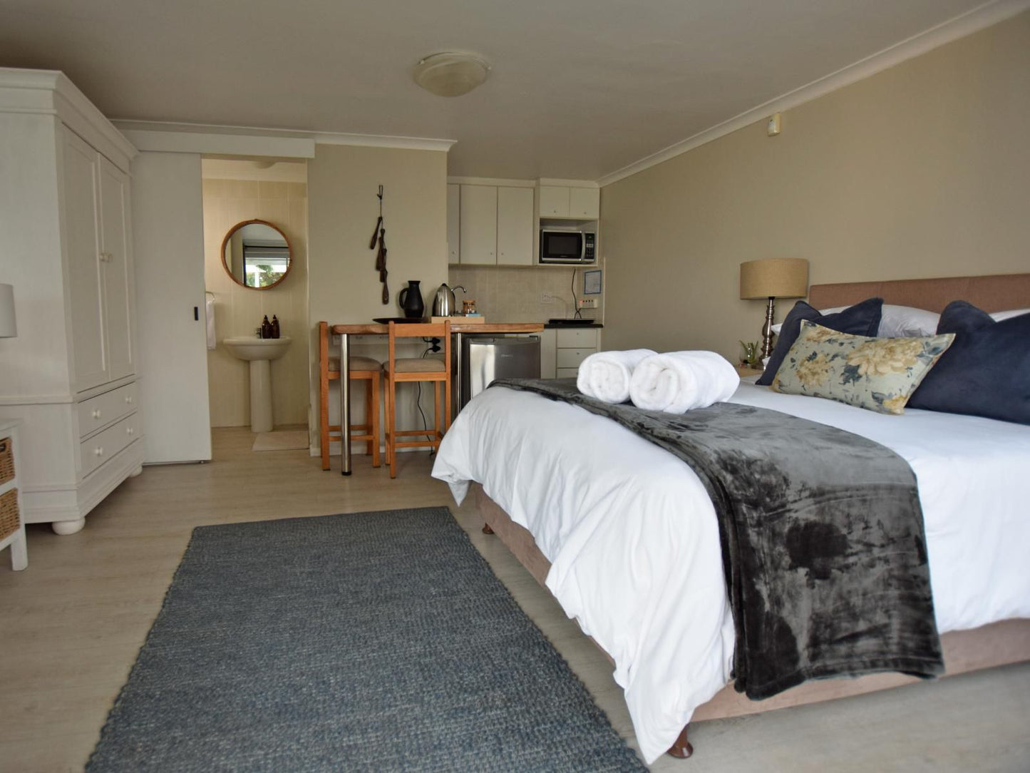 Dolphin Apartments Vermont Za Hermanus Western Cape South Africa Bedroom