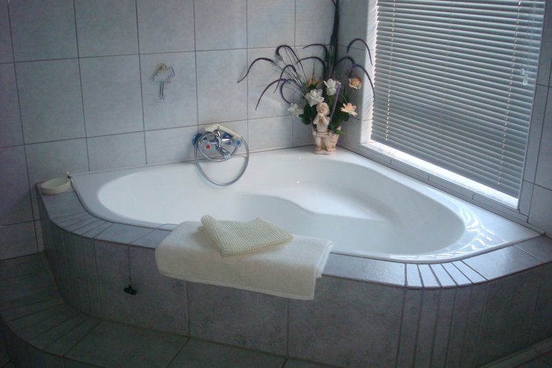 Dot J J Bandb Paarl Western Cape South Africa Unsaturated, Bathroom, Swimming Pool