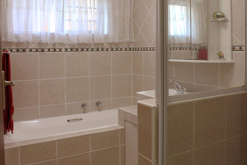 Waterside Living Dr Mike Herholdt 28 Kabeljous Jeffreys Bay Eastern Cape South Africa Bathroom