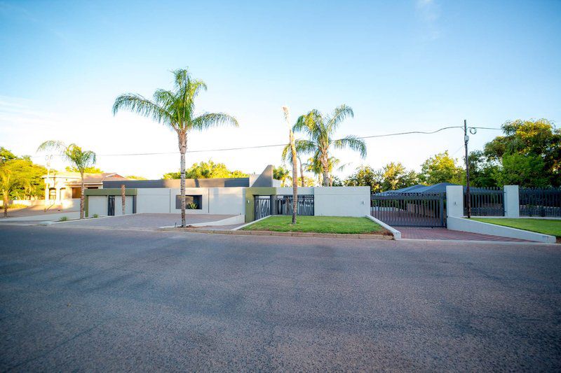 Dreamstay Guesthouse Middelpos Upington Northern Cape South Africa House, Building, Architecture, Palm Tree, Plant, Nature, Wood