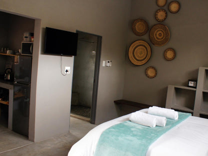 Standard King Suite 4 @ Dream Of Africa Bush Lodge