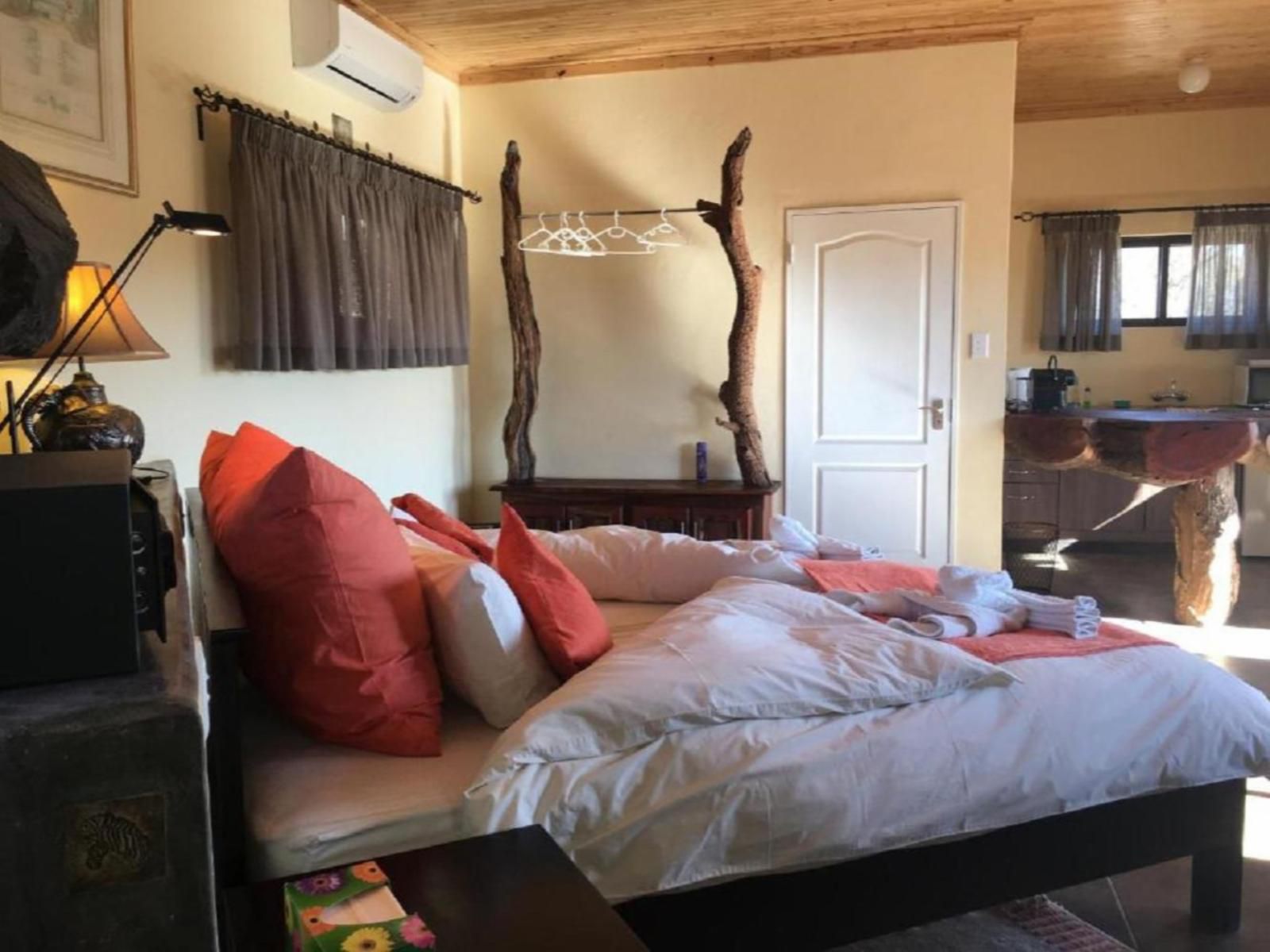 Duesternbrook Safari Guest Farm, Katrin Luxury Suite 4 Star( KLS), Bedroom