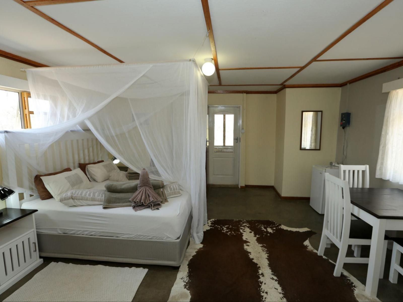 Duesternbrook Safari Guest Farm, River Chalet, Bedroom