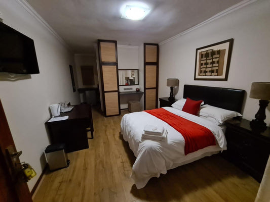 Double Room with a Shower & Free Wifi @ Duke's Place Nature Guesthouse