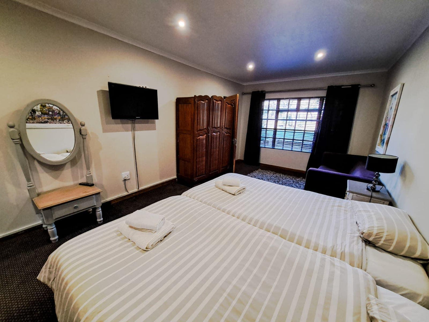 Three-bedroom Farmhouse @ Dullstroom Manor