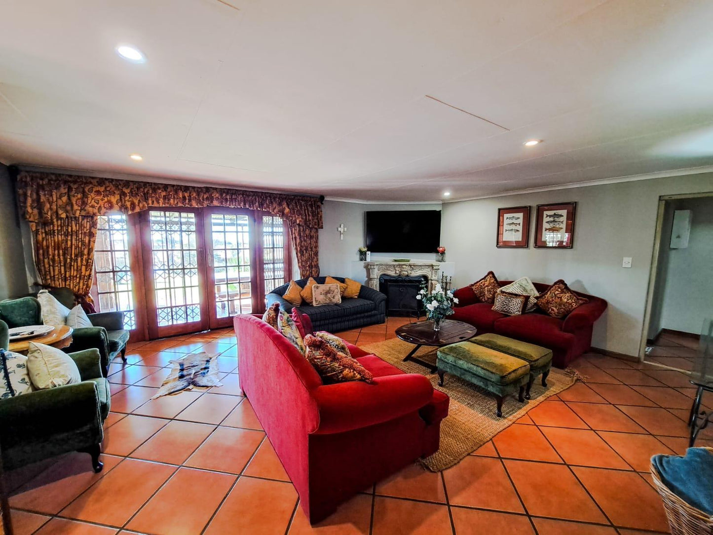 Three-bedroom Farmhouse @ Dullstroom Manor