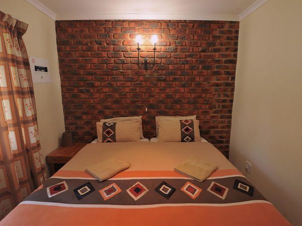 Dunfords Loft Himeville Himeville Kwazulu Natal South Africa Bedroom, Brick Texture, Texture