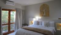 Deluxe Suite @ Dunton Guest House