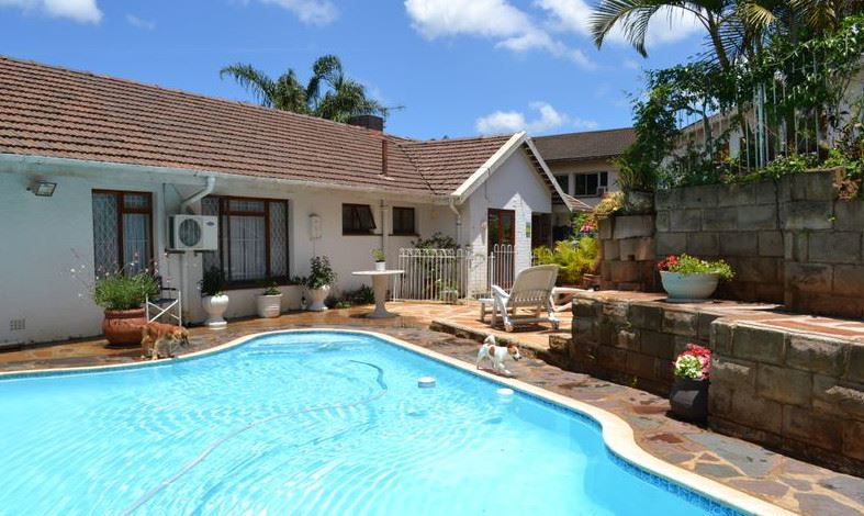 Eagle Hill Self Catering Yellowwood Park Durban Kwazulu Natal South Africa House, Building, Architecture, Palm Tree, Plant, Nature, Wood, Garden, Living Room, Swimming Pool