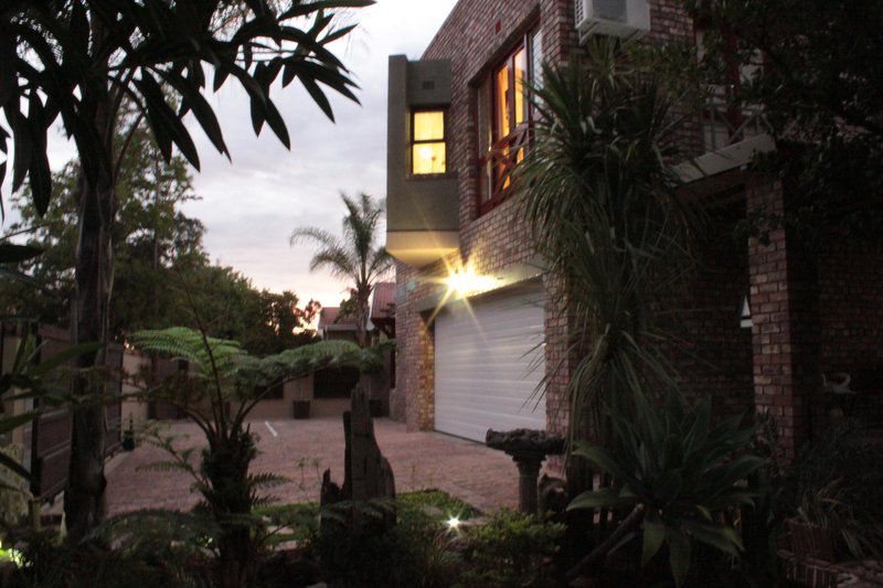 Earthbound Bandb Oudtshoorn Western Cape South Africa House, Building, Architecture, Palm Tree, Plant, Nature, Wood