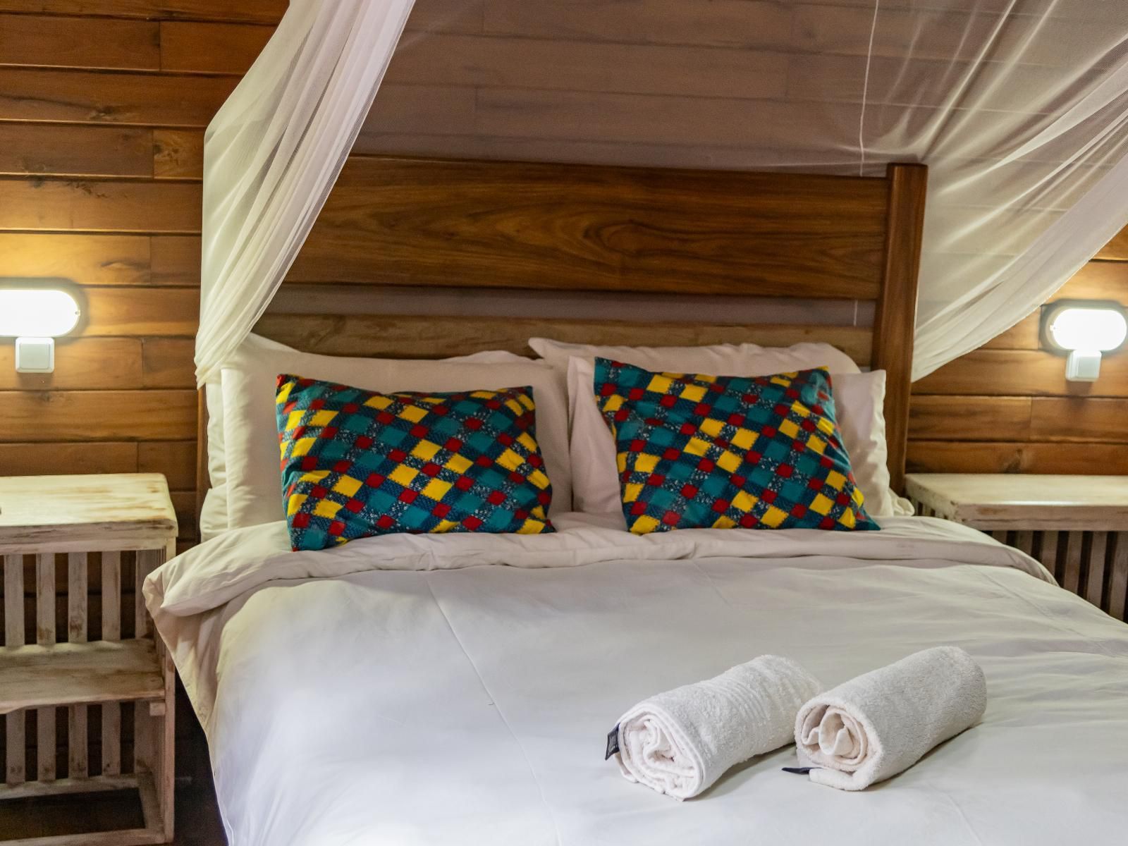 East Africa Safaris, 6 sleeper chalets, Bedroom