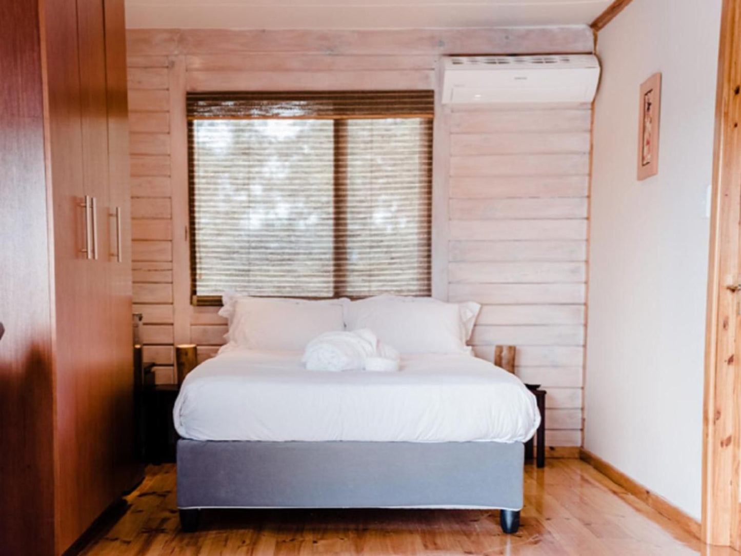 Edenbrook Country Manor, Edenbrook Wooden Lodge Classic Double, Bedroom